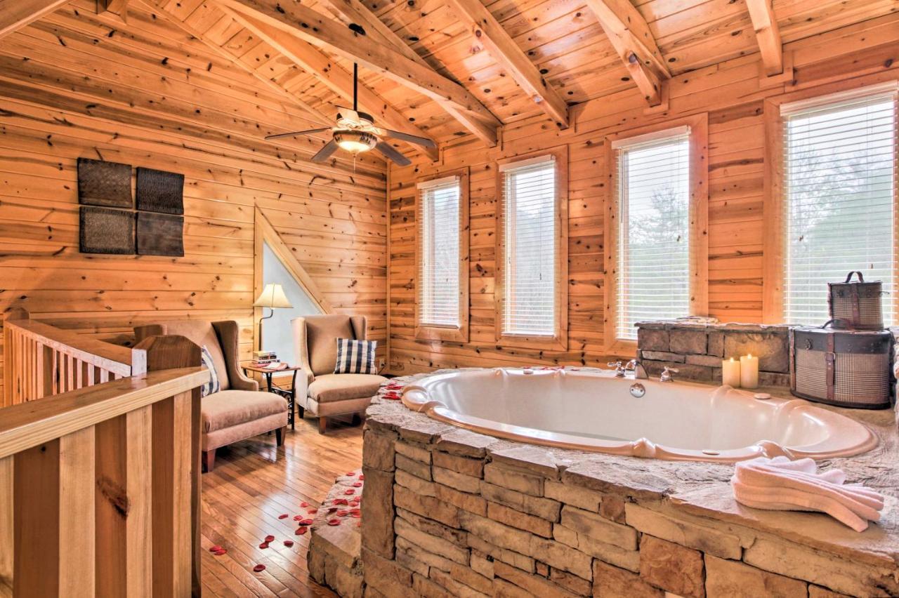 Cabin With Hot Tub About 2 Mi To Island In Pigeon Forge! Exterior foto