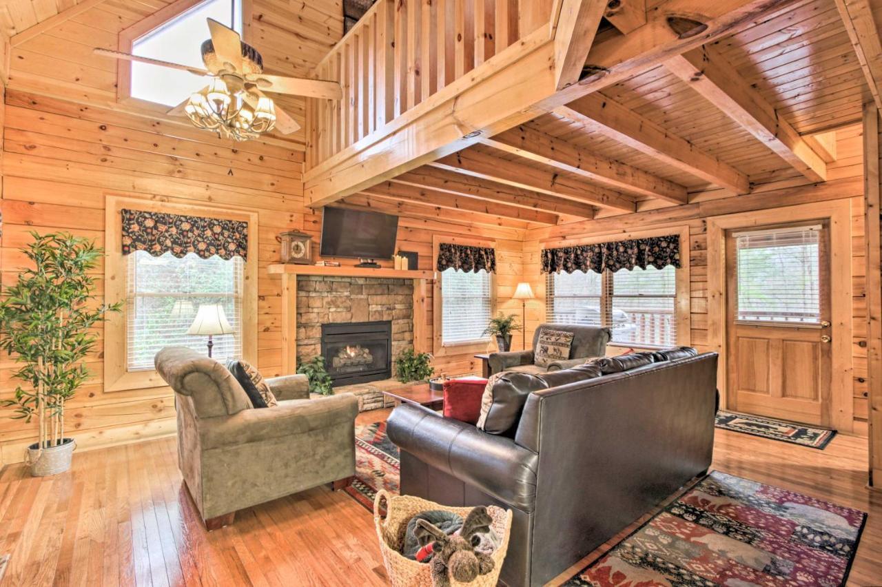 Cabin With Hot Tub About 2 Mi To Island In Pigeon Forge! Exterior foto